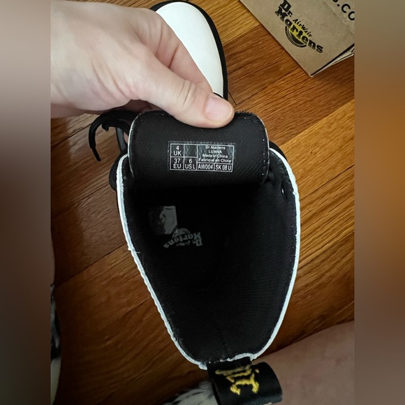 Dr.Martens 💕Luana white boots 💕size women’s 6 - Picture 9 of 11